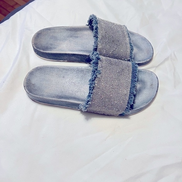 Sandal/ Slide - Picture 2 of 2